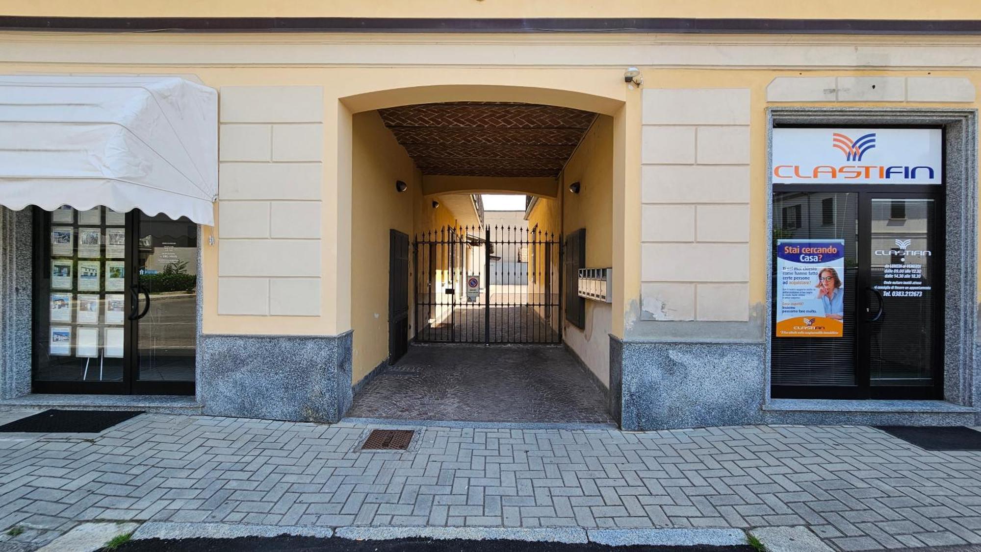 Casa Oltrepo Fresco Centrale Ma Silenzioso Parcheggio Interno Casteggio 외부 사진